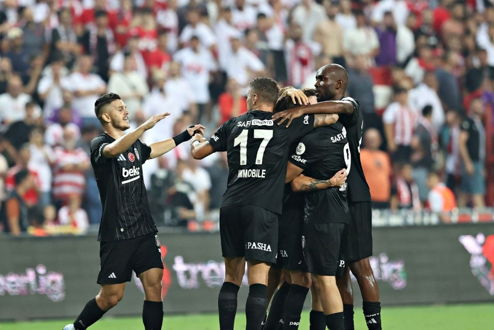 Beşiktaş, Süper Lig'in ilk haftasında deplasmanda Samsunspor'u 2-0 mağlup etti