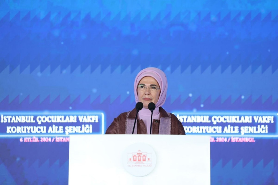 Emine Erdoğan'dan koruyucu aile vurgulu video paylaşımı