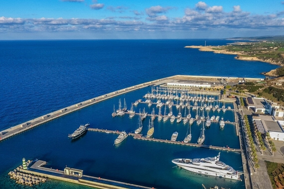 KKTC'deki Karpaz Gate Marina el değiştirdi