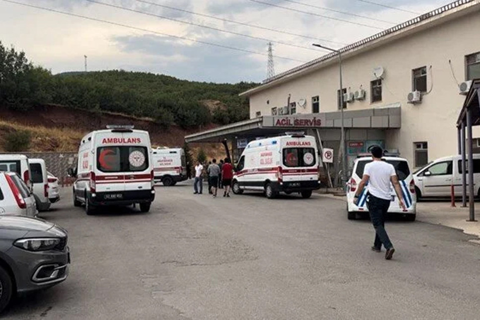 Tunceli'de askeri araç devrildi: 5 yaralı