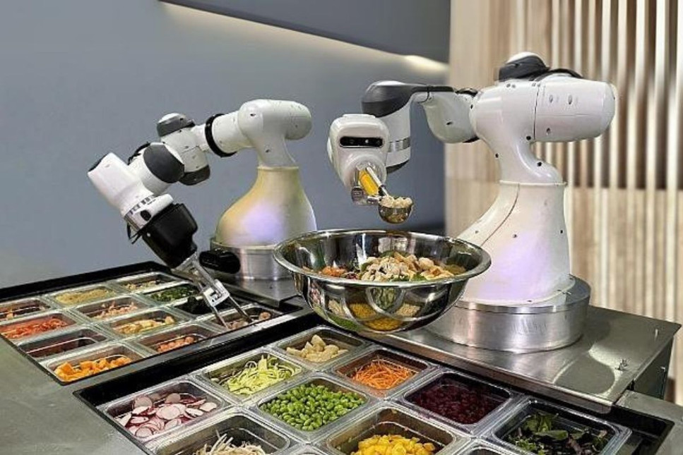 ABD'de restoranda robot şefler çalışmaya başladı