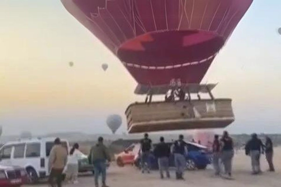 Kapadokya'da sıcak hava balonu otomobille çarpıştı