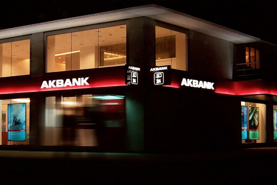 Akbank, takipteki alacaklarını 3 firmaya sattığını KAP'a bildirdi