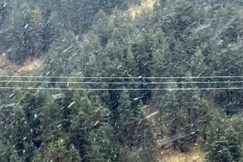 Bolu Kartalkaya'ya mevsimin ilk karı yağdı