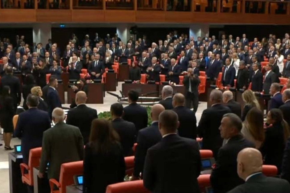 Beş yıl sonra ilk: CHP'liler TBMM Genel Kurulu'nda Erdoğan'ı ayakta karşıladı