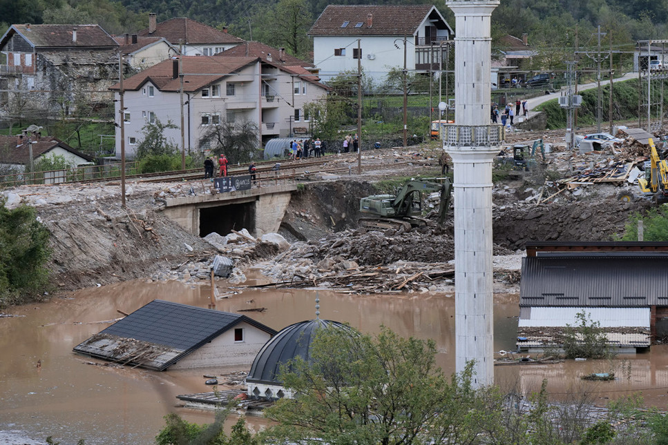 Bosna Hersek'te sel felaketi: 18 kişi hayatını kaybetti