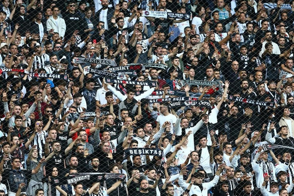 Beşiktaş taraftarı Lyon kentine ve stadına alınmayacak