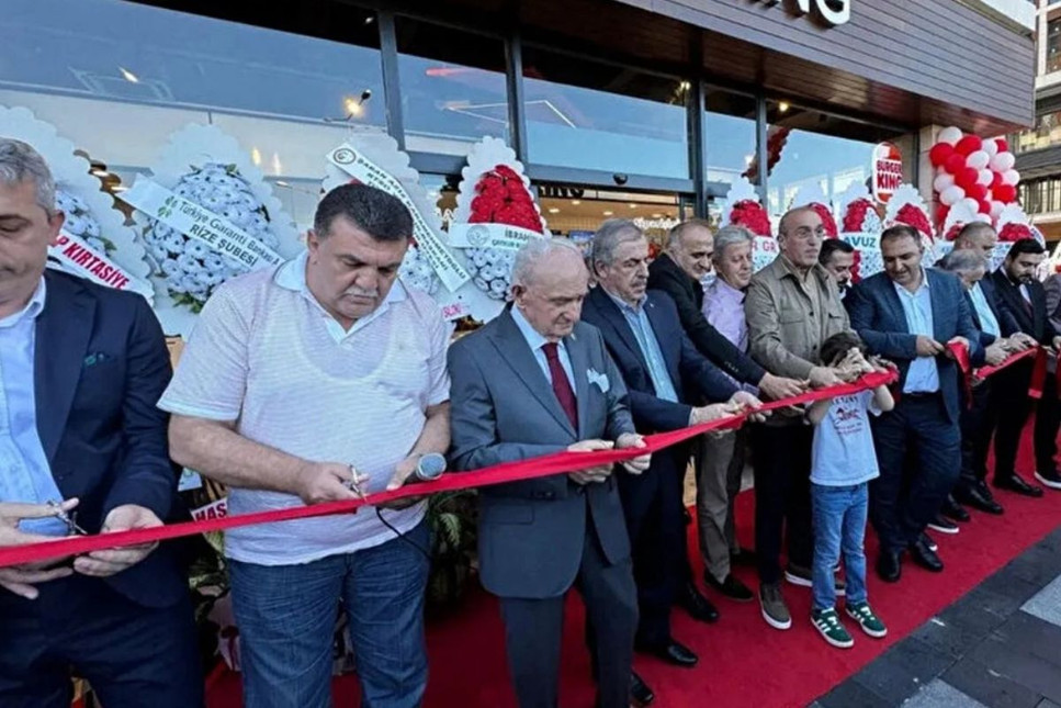 AK Parti Rize teşkilatı, Burger King'den disipline sevk edildi