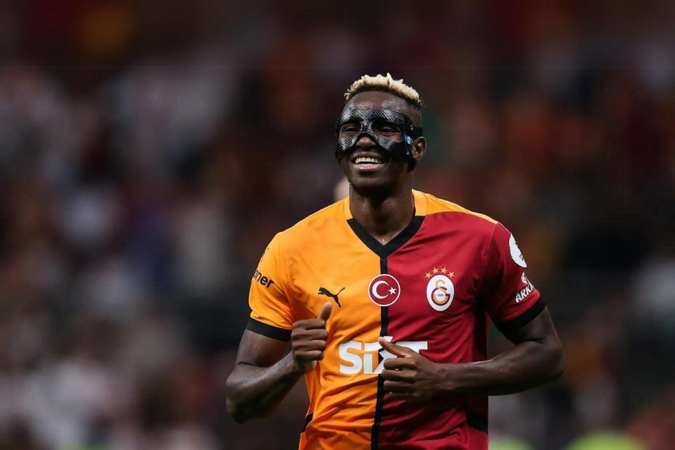 Victor Osimhen, Galatasaray'da kalmaya ikna oldu