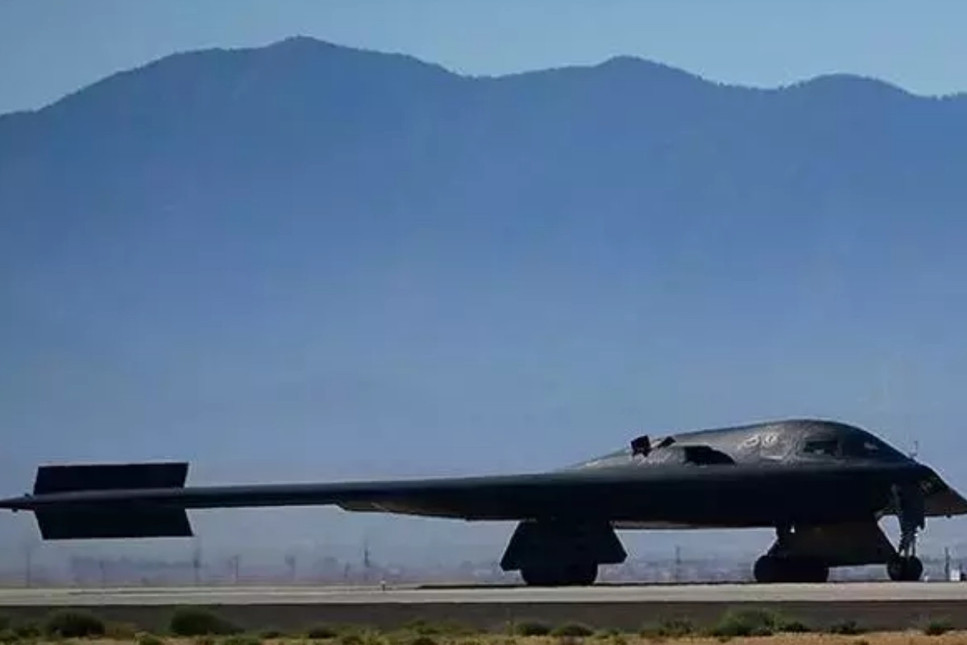 ABD hayalet jet B-2'lerle Yemen'i vurdu