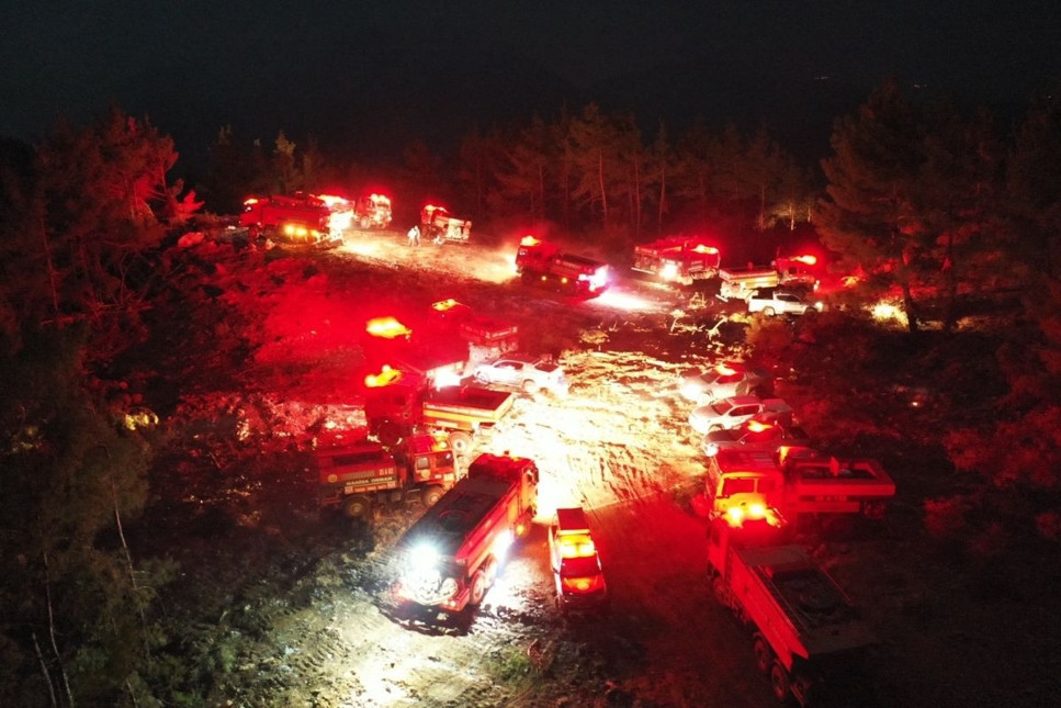 Gökova'da alevlerle mücadele tüm gece sürdü