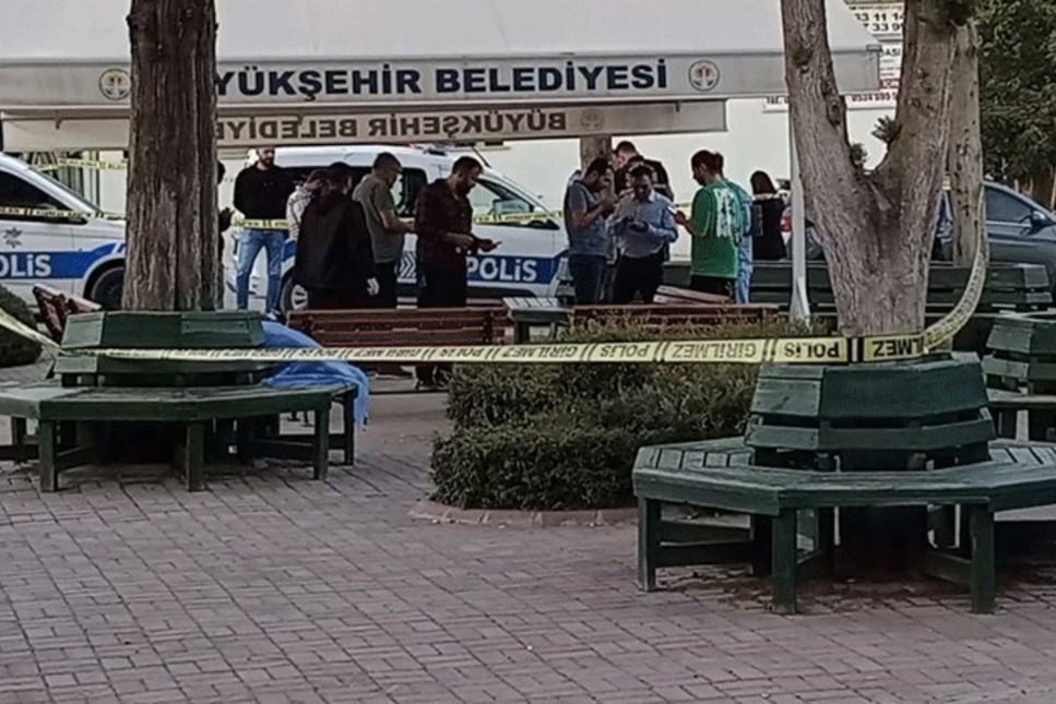 Yer Adana: Mezarlık ziyaretine giden 3 kadına infaz