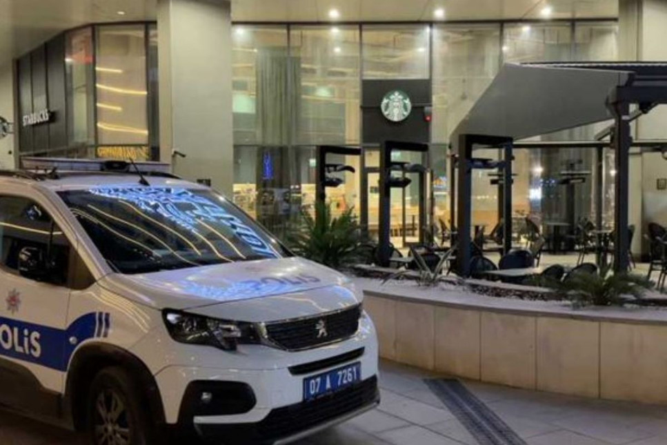 Antalya’da Starbucks şubesine molotoflu saldırı