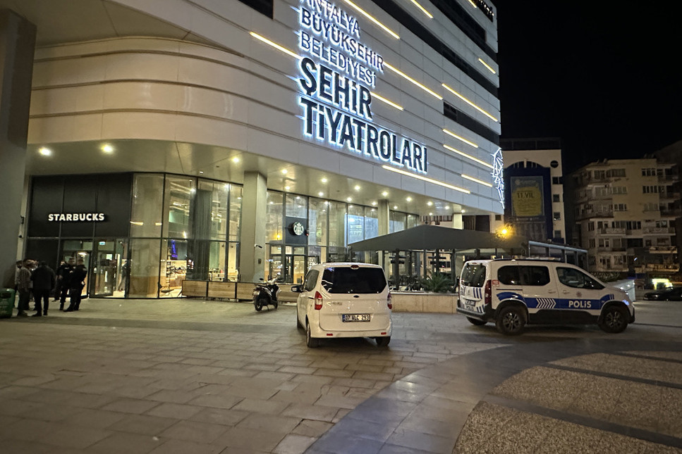 Kahve zinciri Starbucks’a molotoflu saldırı