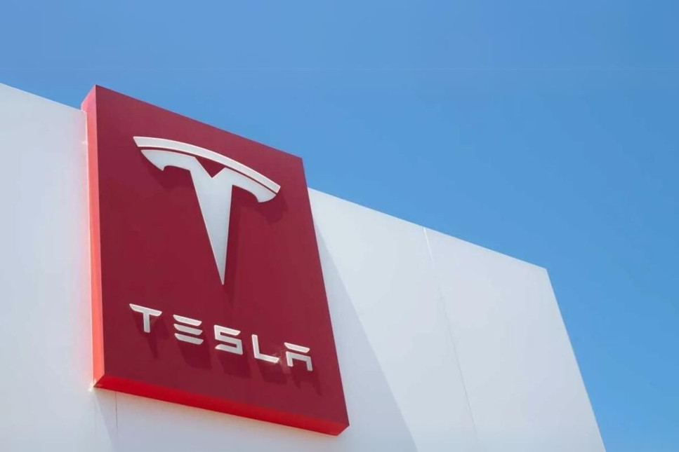 TESLA'dan kullanıcılarına 29 Ekim sürprizi