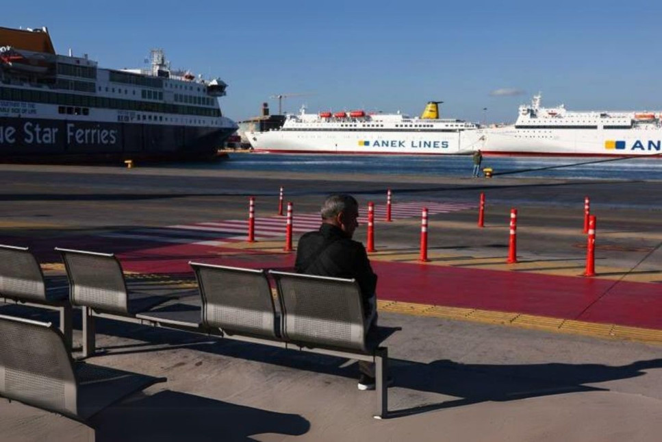 Yunanistan'daki grev deniz ulaşımını durdurdu