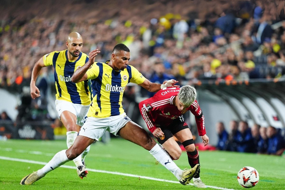 Fenerbahçe-Manchester United maçı 1-1 bitti, puanlar paylaşıldı