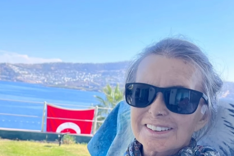 Filiz Akın'dan sevenlerini mutlu eden paylaşım