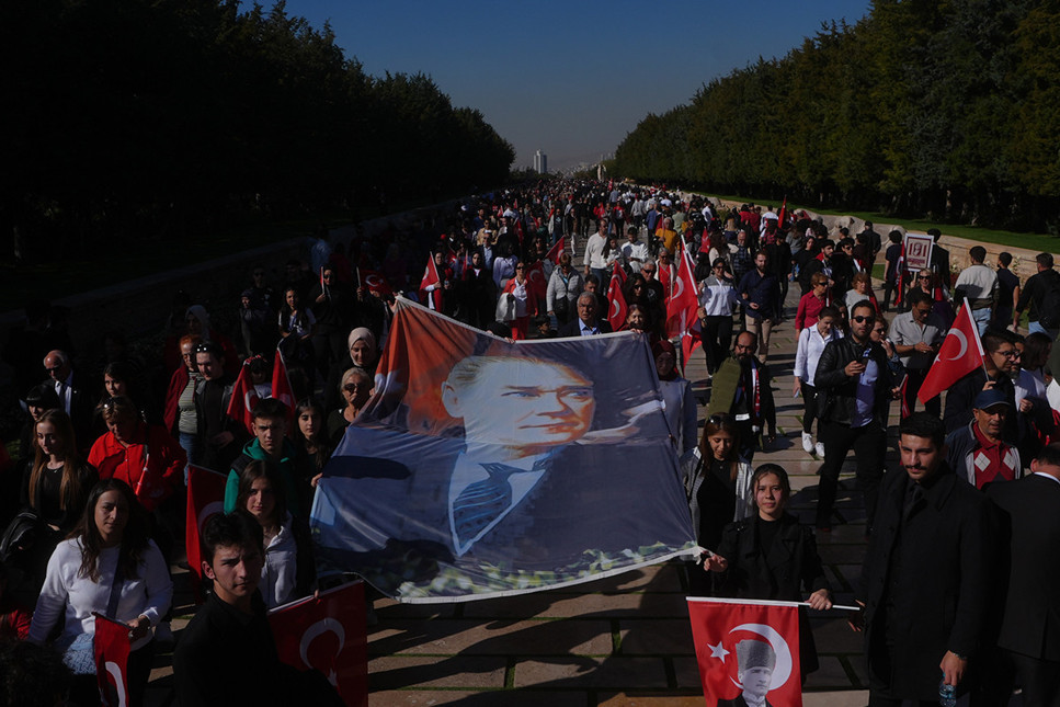 Vatandaşlar 29 Ekim Cumhuriyet Bayramı'nda Anıtkabir’e akın etti: 745 bini aşkın kişi ziyaret etti