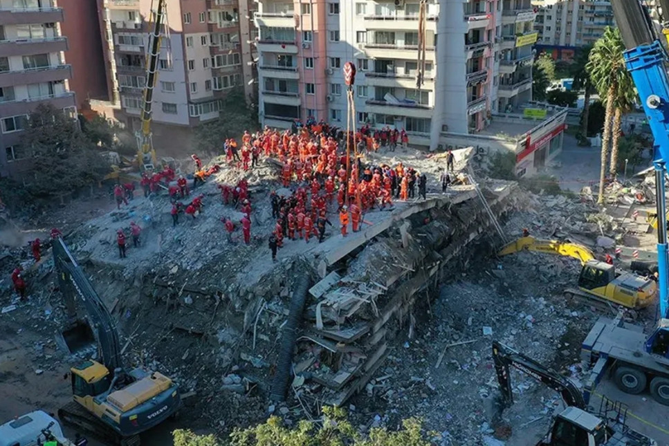 İzmir'i tedirgin eden tsunami uyarısı... Depreme hazır değil