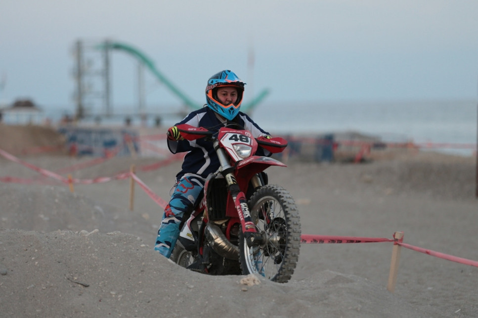 Türkiye'nin ilk kadın enduro yarışçısı Burcu Özatamer hedef büyüttü