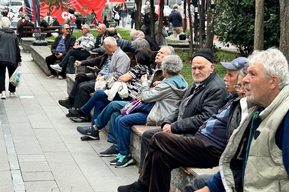 Resmî Gazete’de yayınlanan yıllık programa göre, emeklilere enflasyon oranında zam geliyor