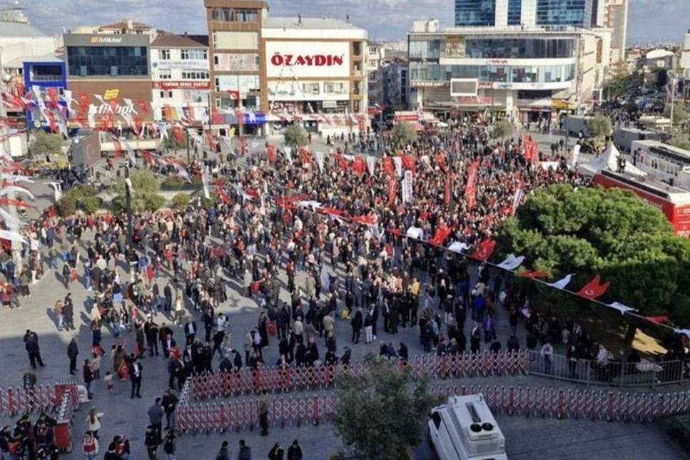 Esenyurt'ta CHP ve DEM'den ortak protesto 