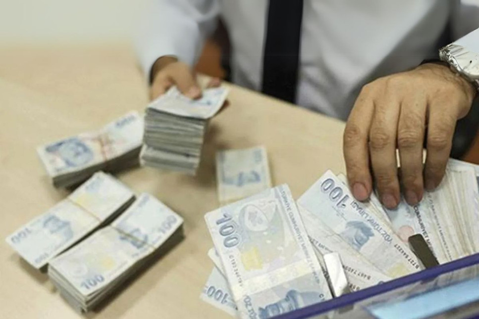 Bankacılık sektörünün kredi hacmi 15 trilyon lira oldu