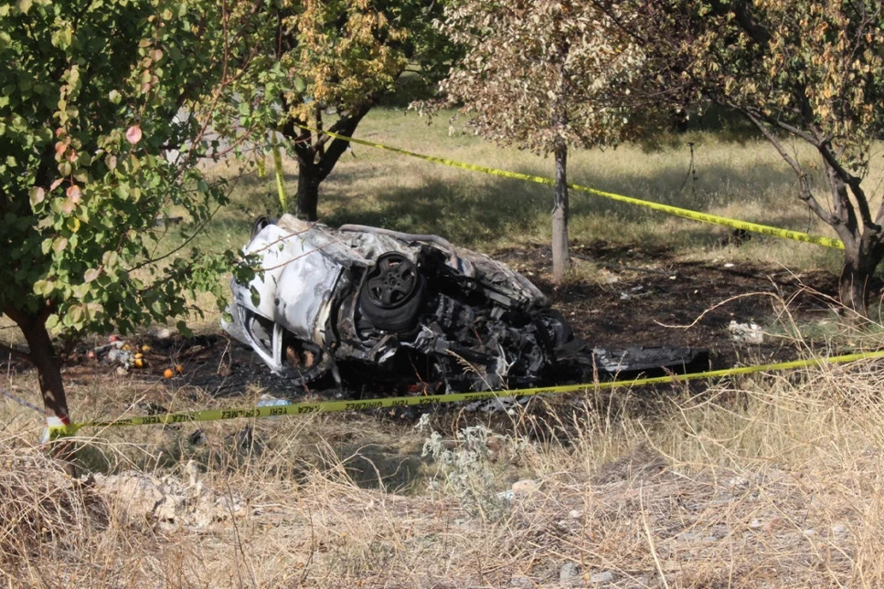 Malatya'da korkunç kaza: Alev alan otomobilde 2 kişi öldü