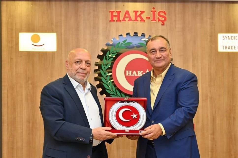 HAK-İŞ'i ziyaret eden iş insanı Murat Ülker'den işçi-işveren mesajı