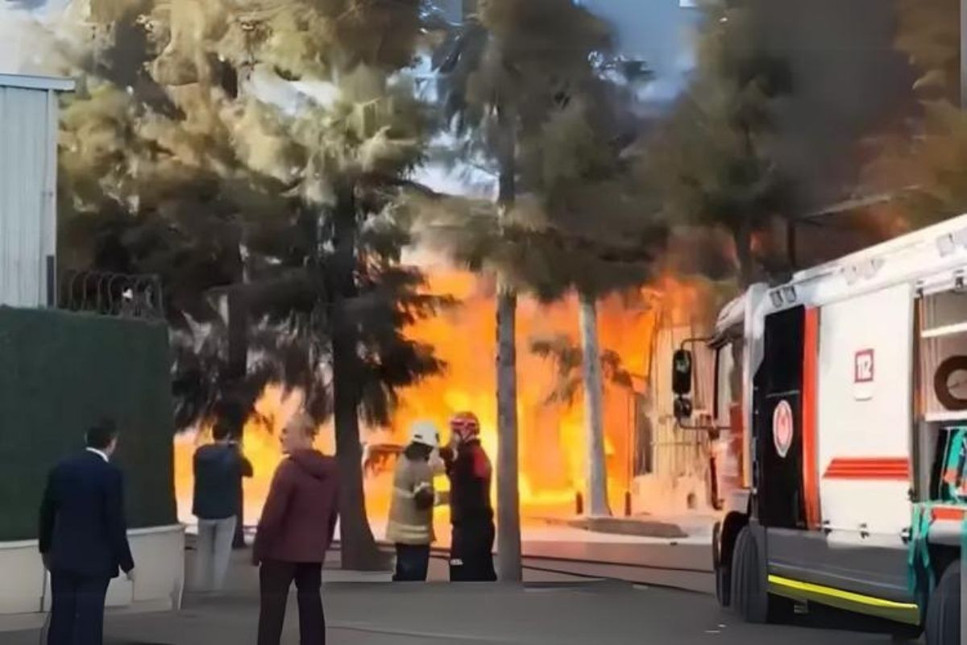 İzmir'de kimya fabrikasında yangın çıktı