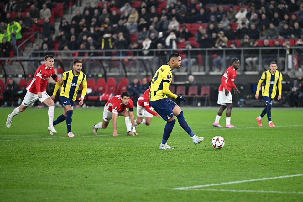 Fenerbahçe deplasmanda AZ Alkmaar’a 3-1 mağlup oldu