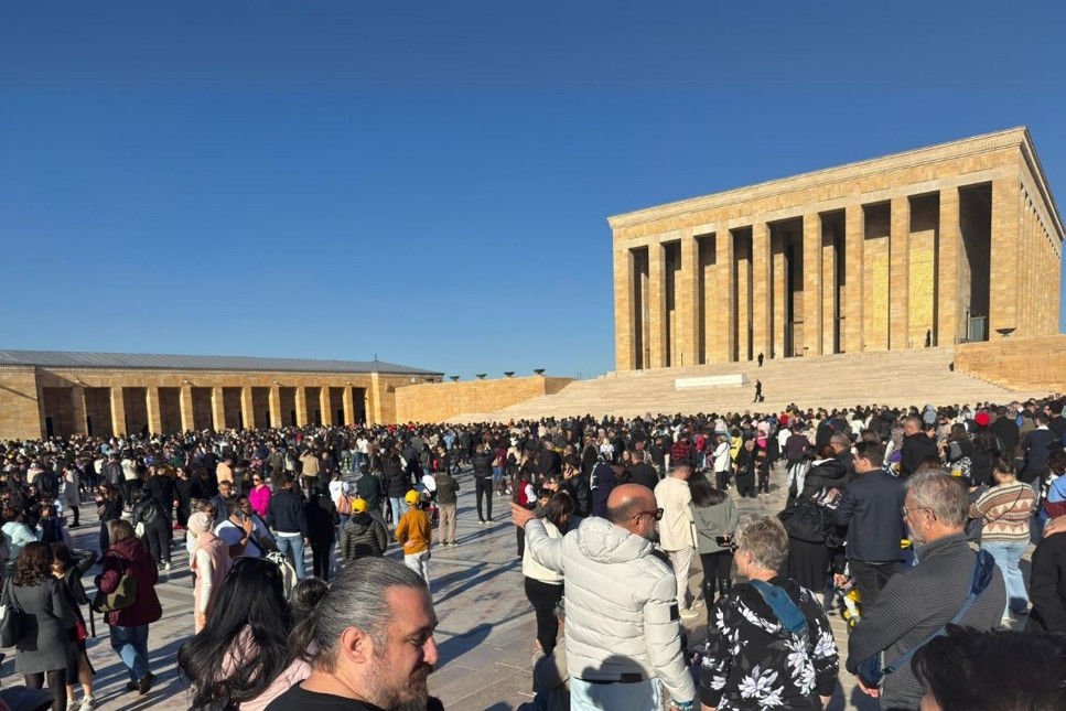 Anıtkabir'e 10 Kasım öncesi ziyaretçi akını