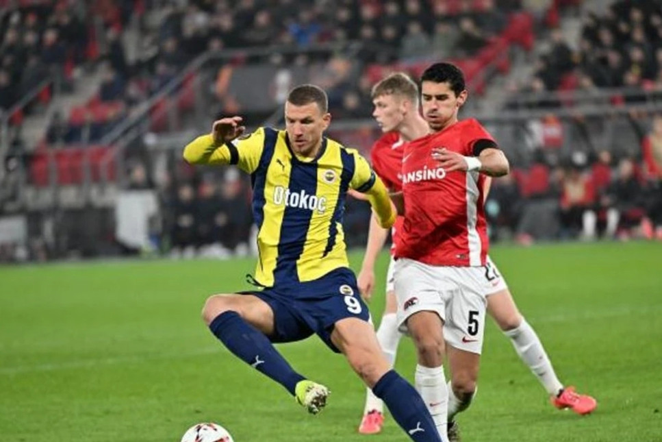 Az Alkmaar’a Fenerbahçe nefes verdi