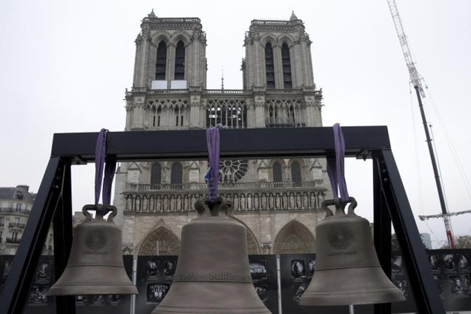 Notre Dame Katedrali'nde çanlar tekrar çaldı