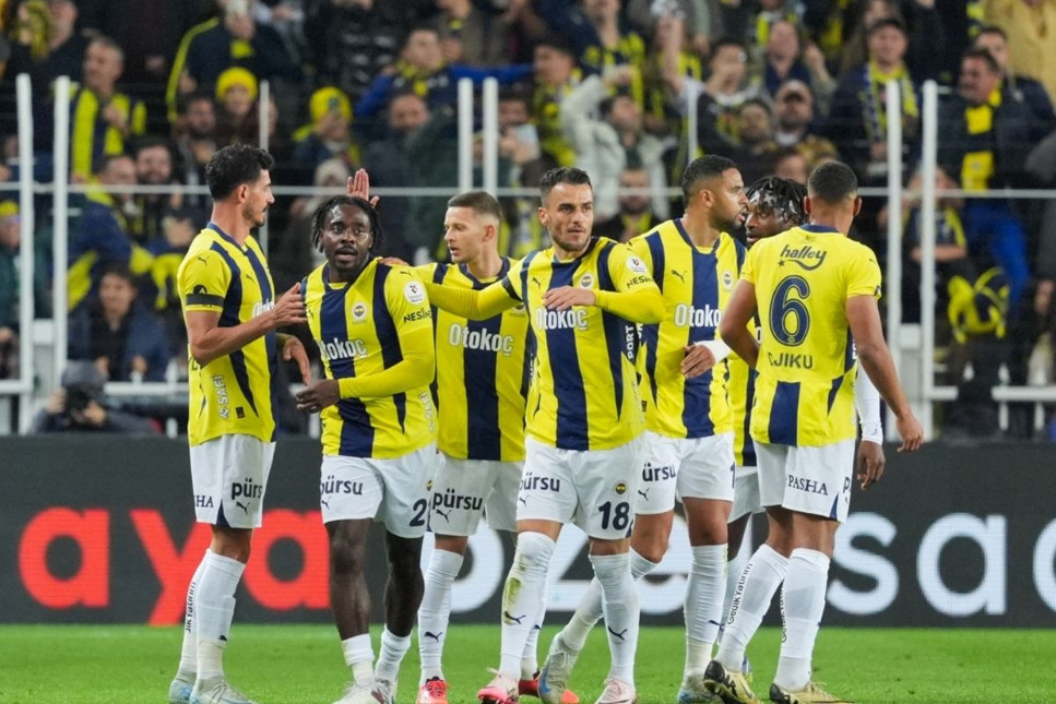 Fenerbahçe, Sivasspor engelini farklı geçti