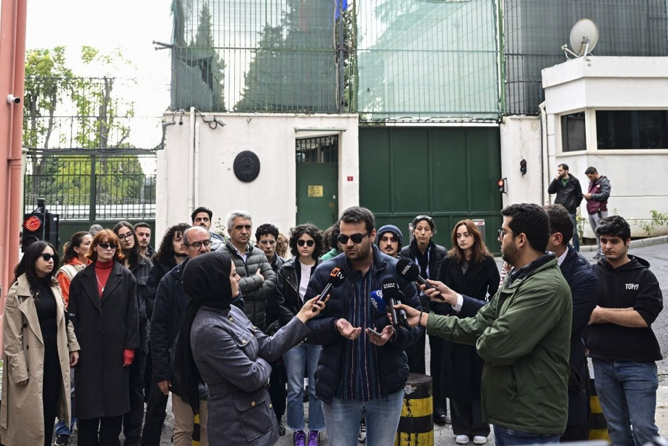 Vize mağduru öğrencilerden İtalya'nın İstanbul Başkonsolosluğu önünde protesto