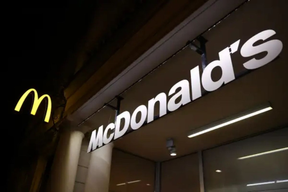 McDonald's, E. coli salgınının şirkete yarattığı zararı sübvanse edebilmek için 100 milyon dolarlık bütçe ayırdı