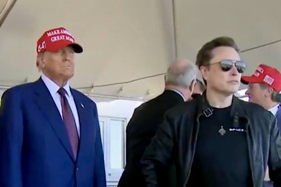 Trump ve Elon Musk Starship roketinin fırlatılmasını izledi