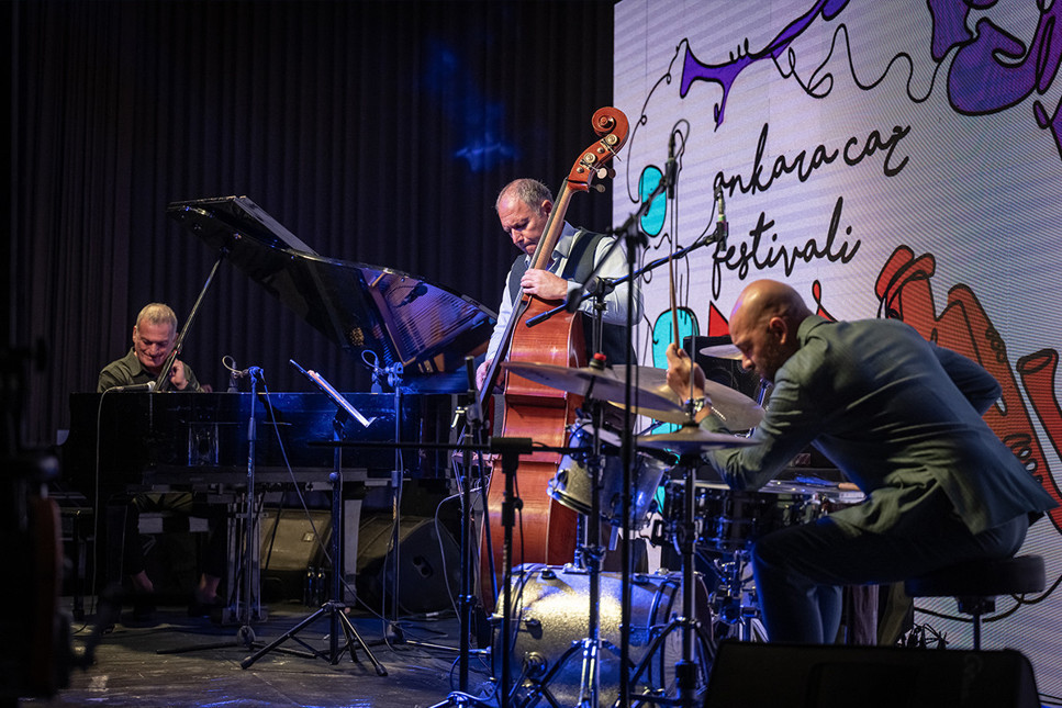 "Uluslararası Ankara Caz Festivali" Kerem Görsev Trio konseri ile başladı