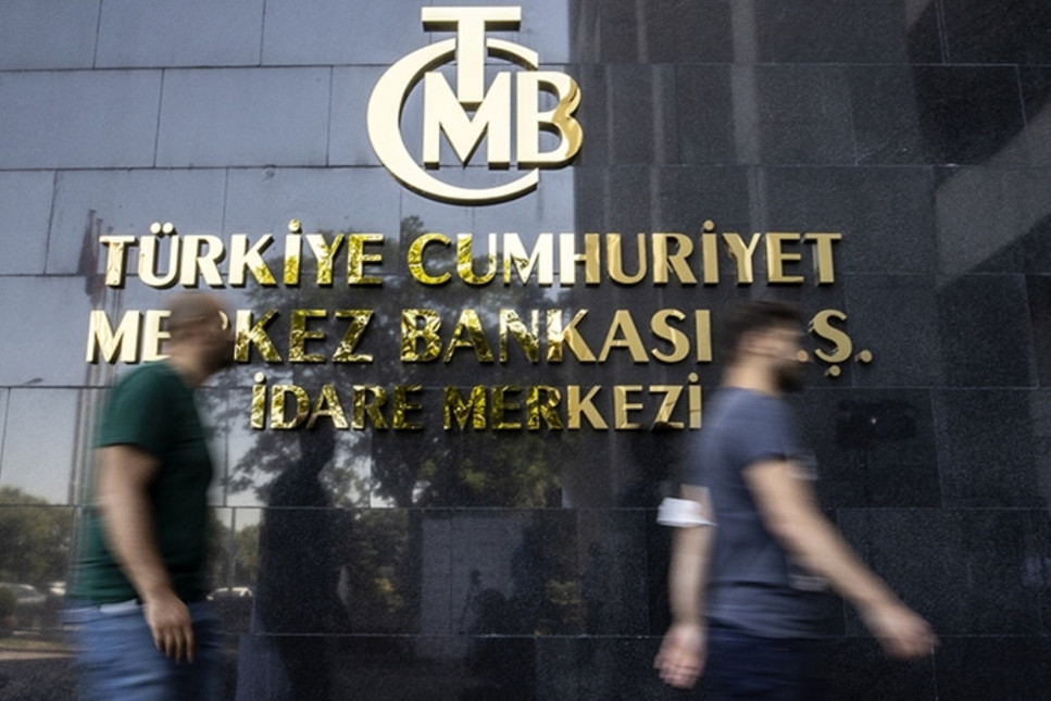 Merkez Bankası poli­tika faizini sabit tuttu aralık ayında faiz indi­rimi beklentisi tartışma yarattı