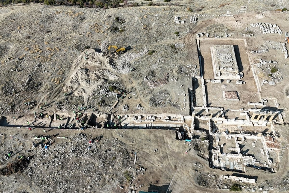 Ulubey Blaundos Antik Kenti'nde İmparator Hadrianus'a ithafen yazıt bulundu