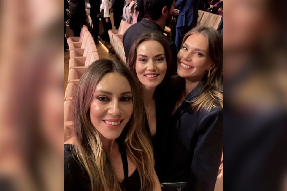 Fahriye Evcen, Aslı Enver ve Sinem Kobal yıllar sonra aynı pozu verdi, sosyal medyada beğeni yağdı