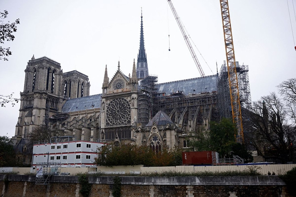 Yangından sonra 5 senede 700 milyon euroya restore edilen Notre Dame Katedrali açılıyor 