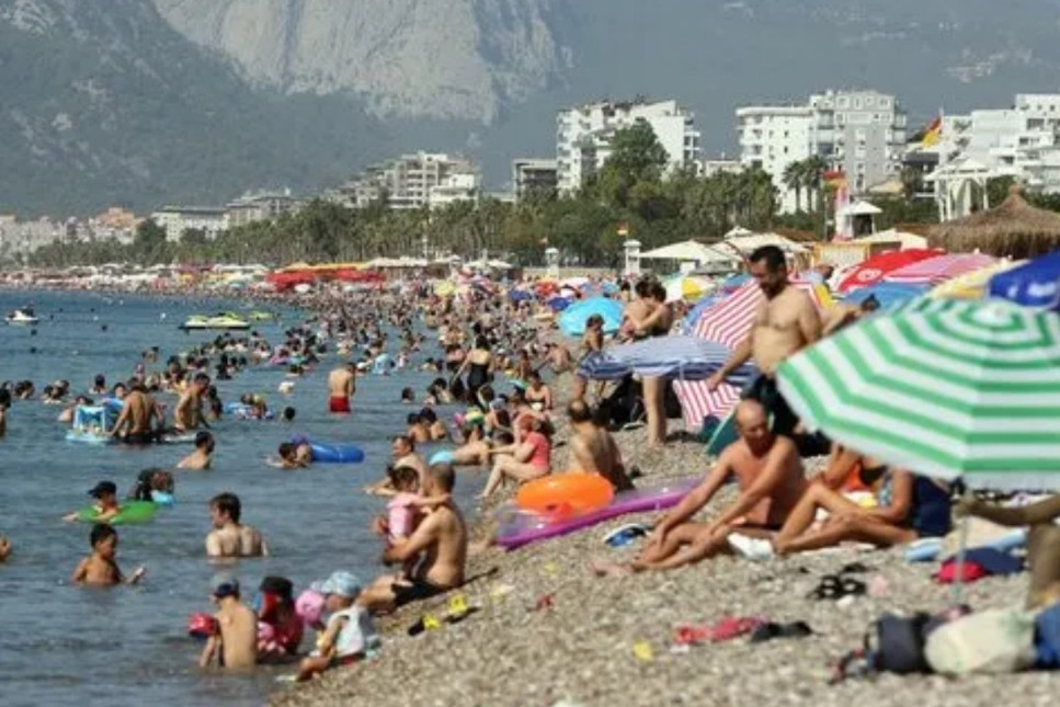 Antalya 16 milyon 600 bini aşarak tüm zamanların turist rekoru kırıldı