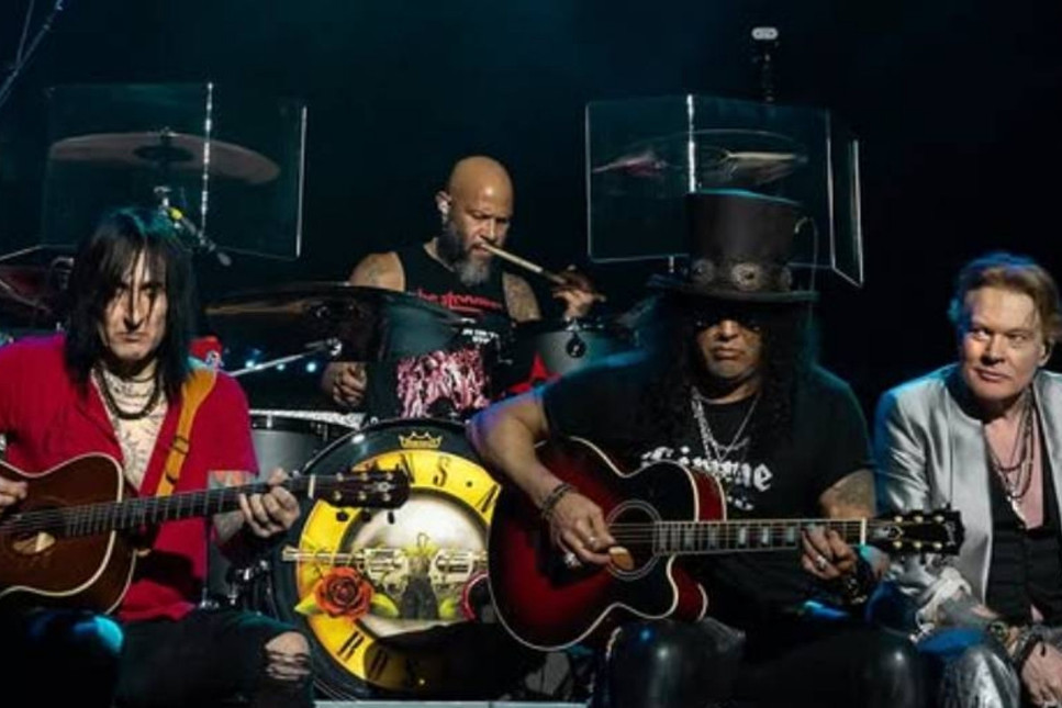 2025'te İstanbul'a gelecek olan Rock grubu Guns N' Roses'ın konser biletleri satışa çıktı