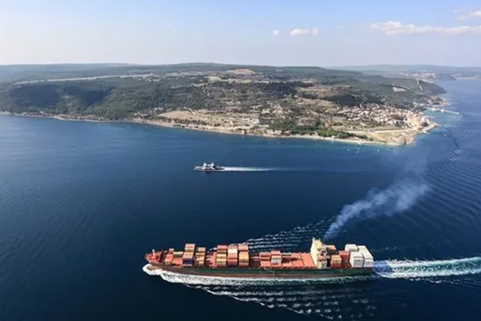 Çanakkale Boğazı transit gemi geçişlerine kapatıldı