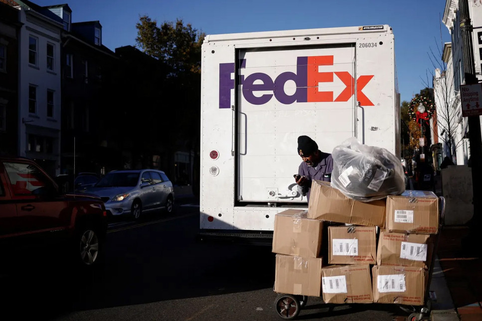 FedEx yük taşımacılığı birimini devrediyor