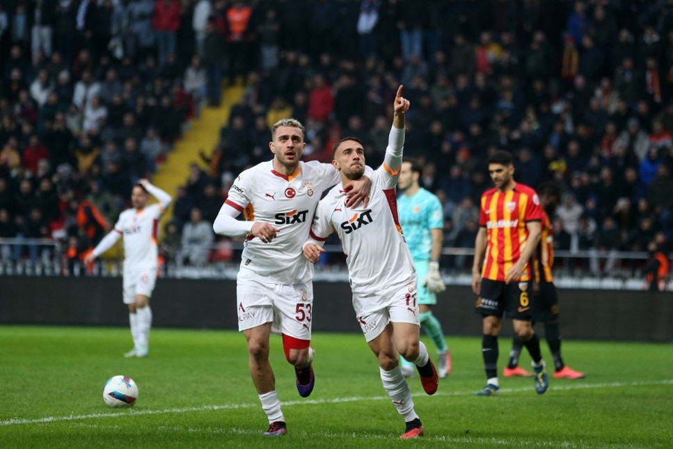 Galatasaray Kayserispor'u farklı yendi, zirvede puan farkını 8'e çıkardı