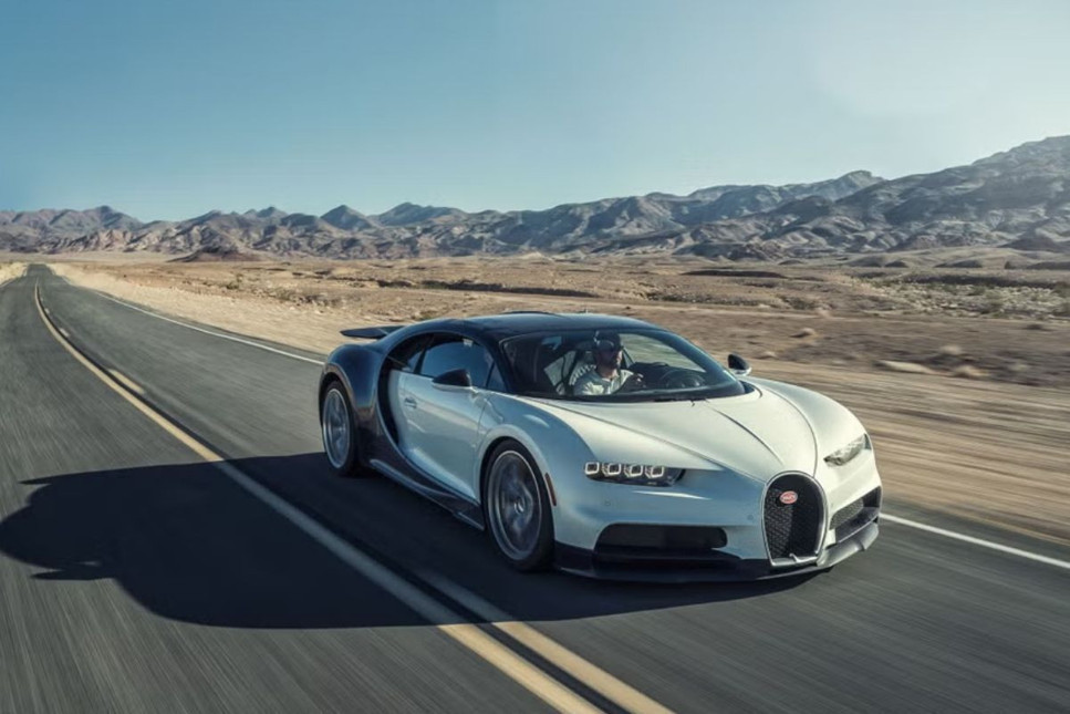 Bugatti, ilk bardak tutucusunu Chiron sahibi müşterisi için özel olarak tasarladı